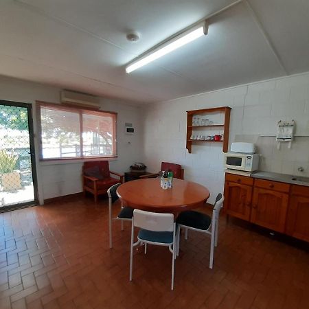 Pelican Point Waterfront Resort Formerly Carnarvon Beach Retreat Extérieur photo